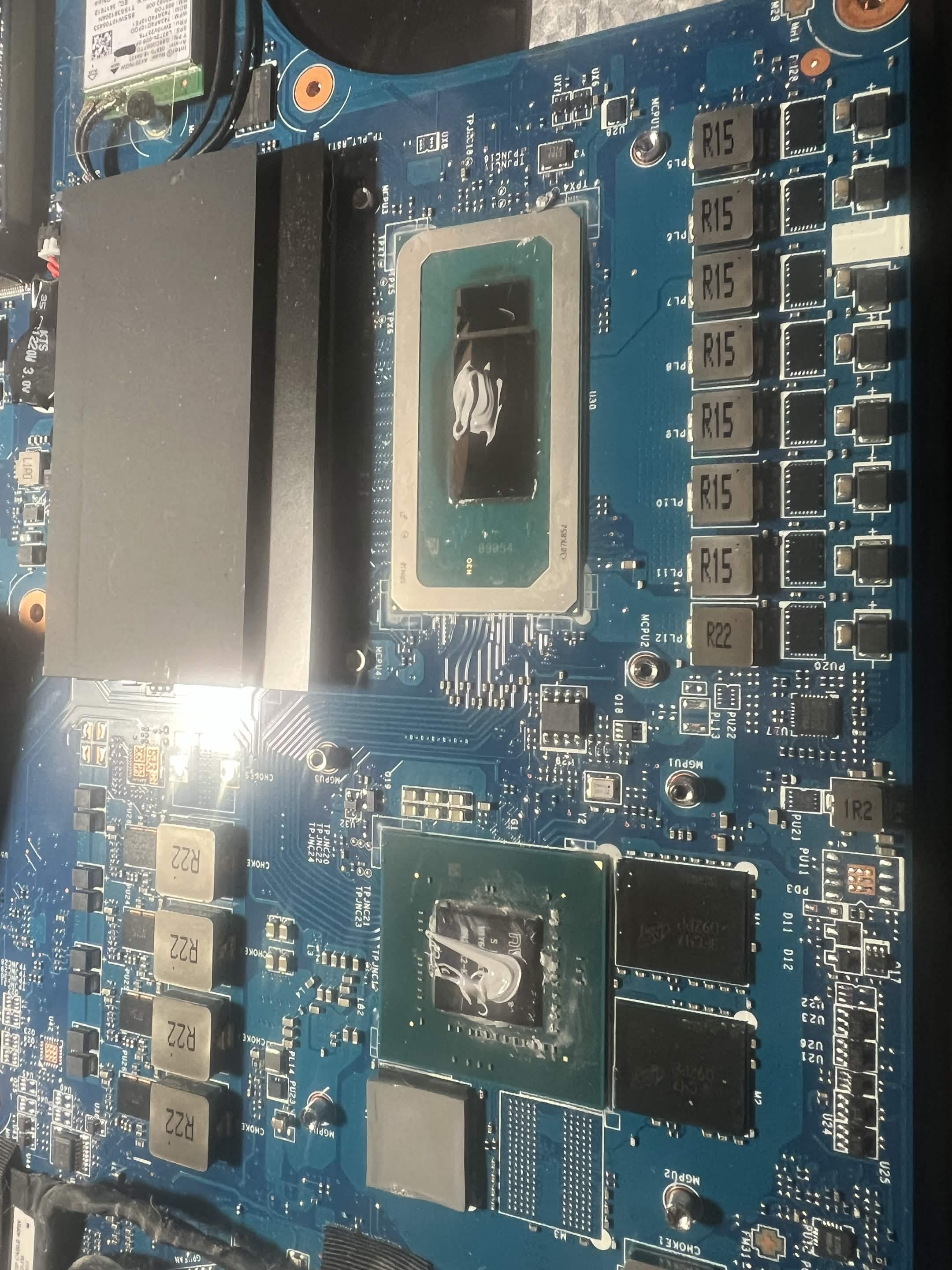 Laptop CPU and GPU cooling surfaces after cleaning